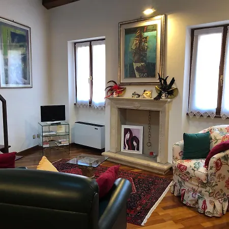 Attico Rosaria * Vérone